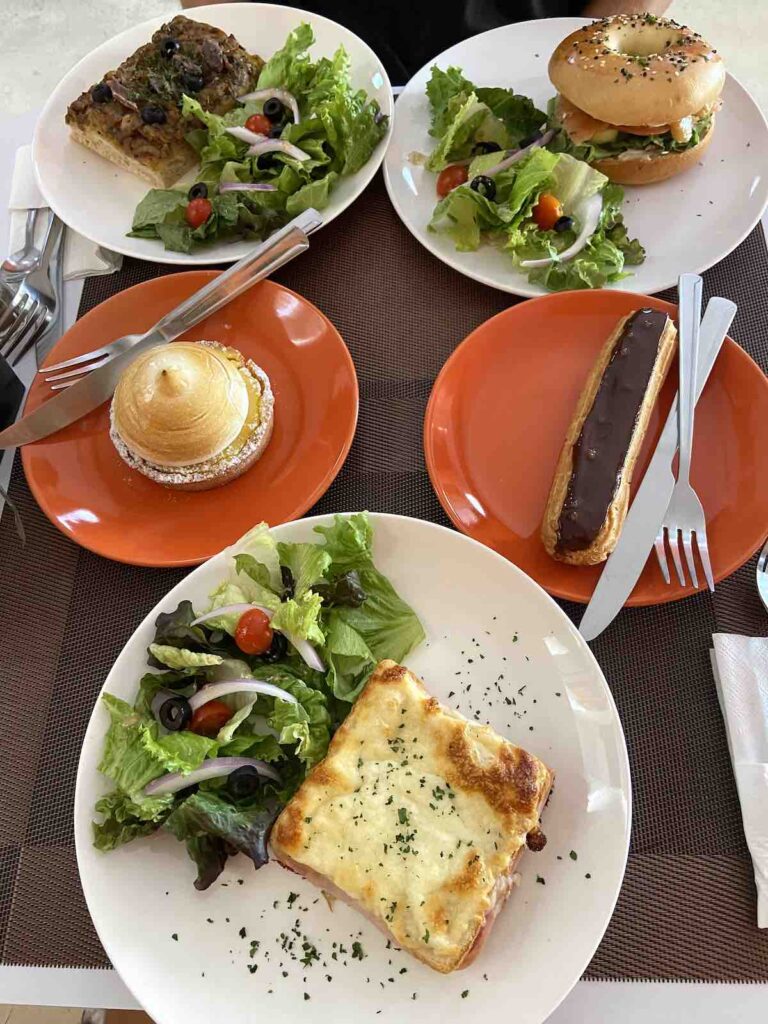 Restaurant 3 Amigos Café