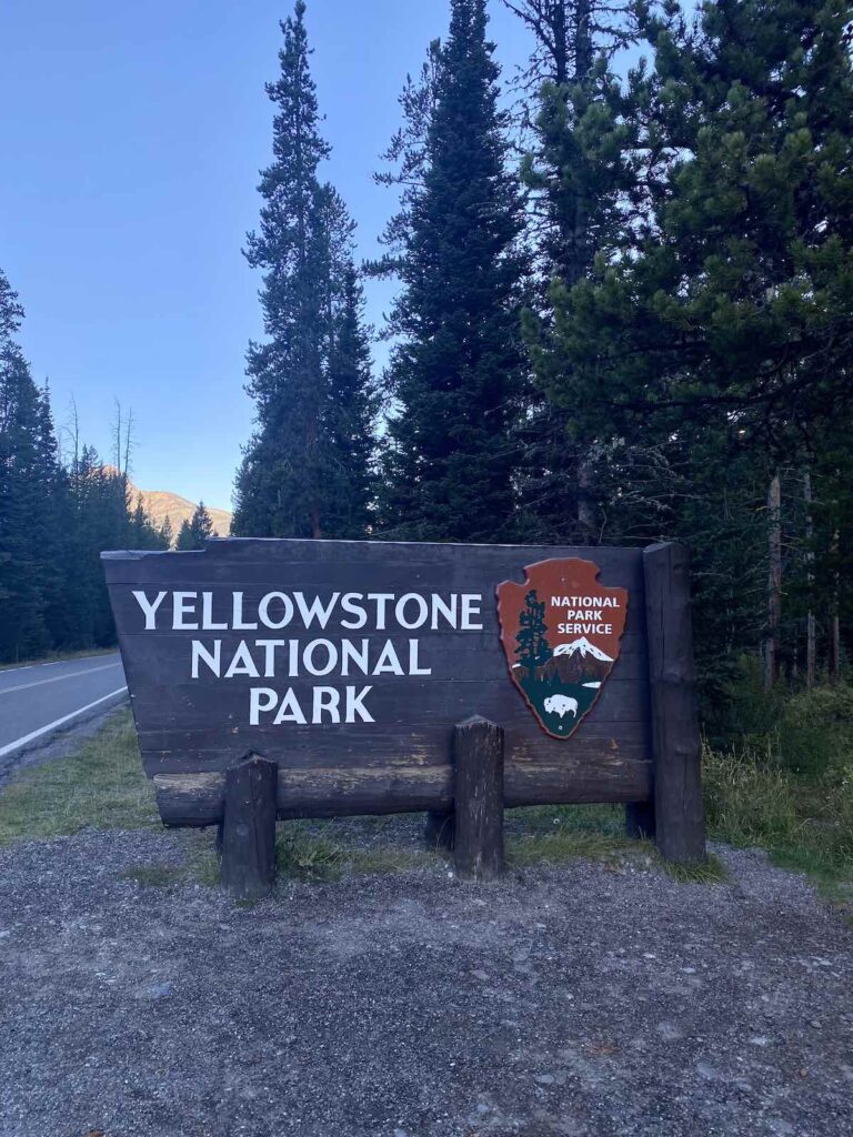 Panneau entrée du parc de Yellowstone