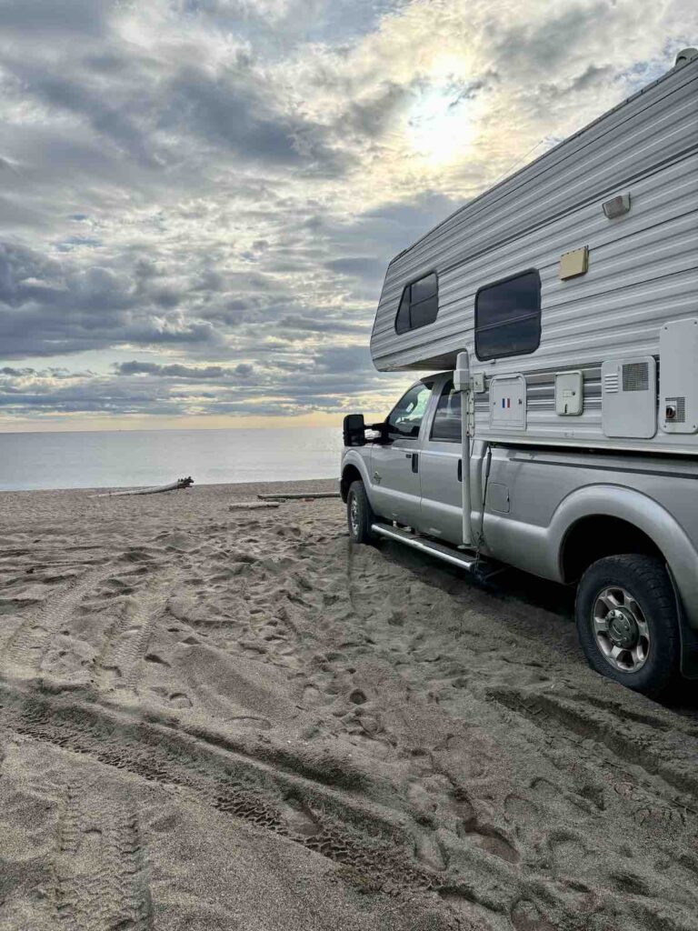 Camping sauvage au bord du lac Supérieur