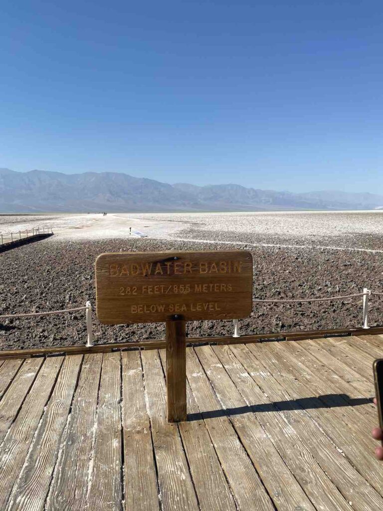 Panneau Badwater basin à la vallée de la mort