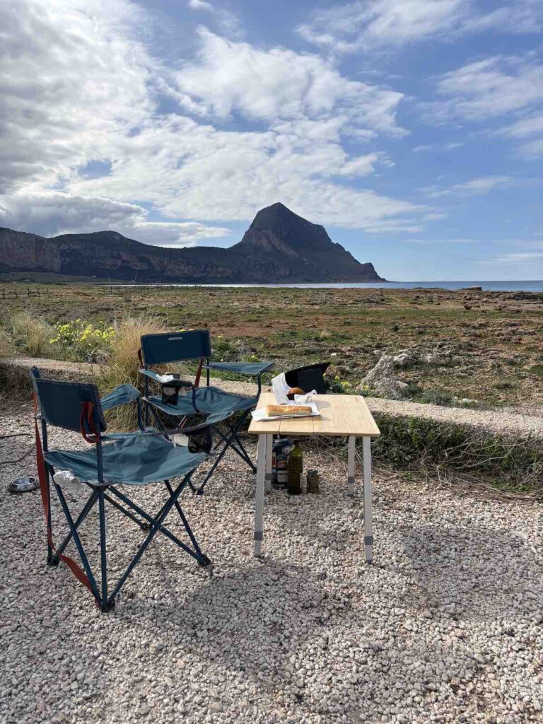 Repas face à la mer