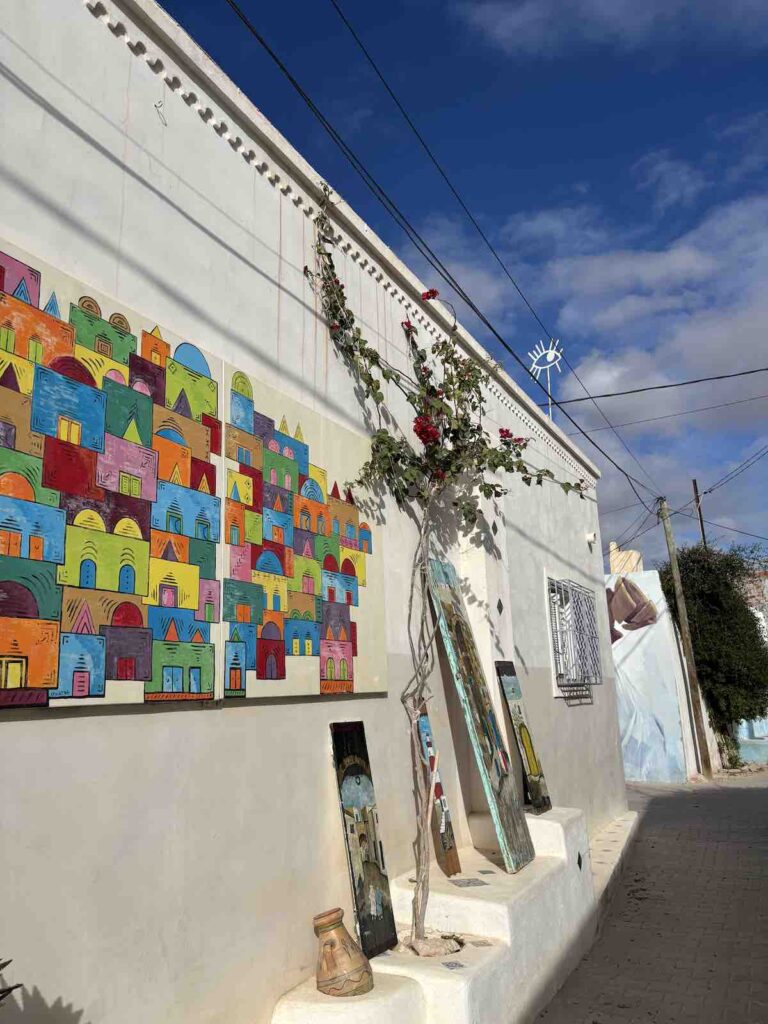 Peinture sur les murs à Djerbahood
