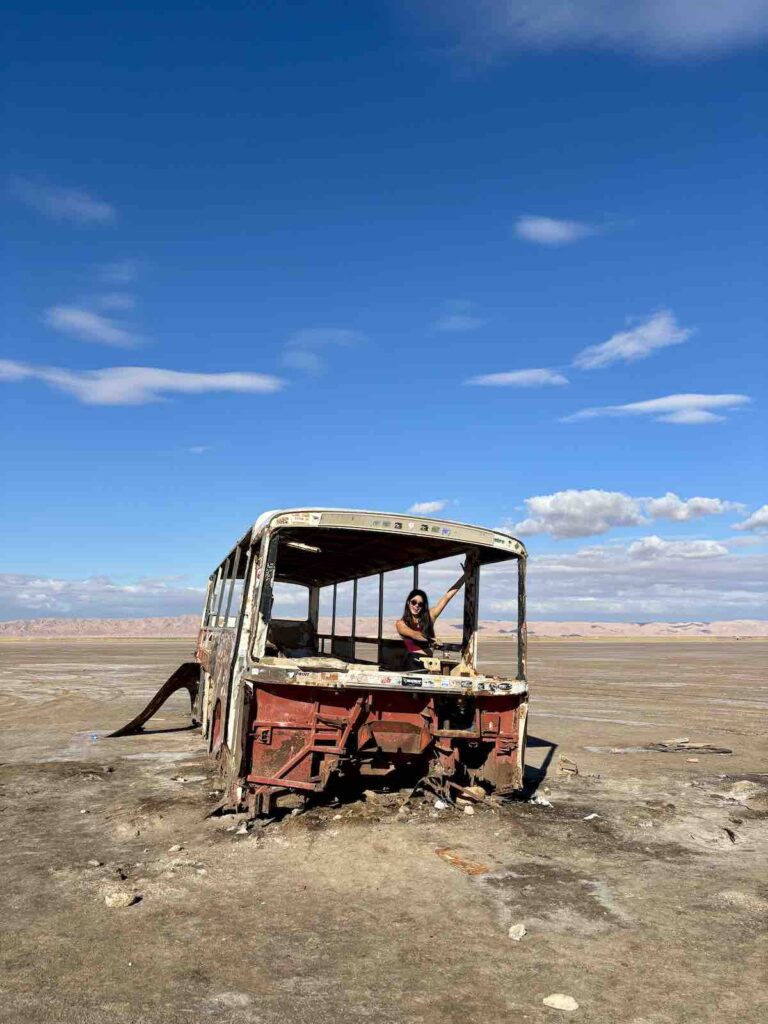 Un bus abandonné dans le désert, Chott el Jerid 