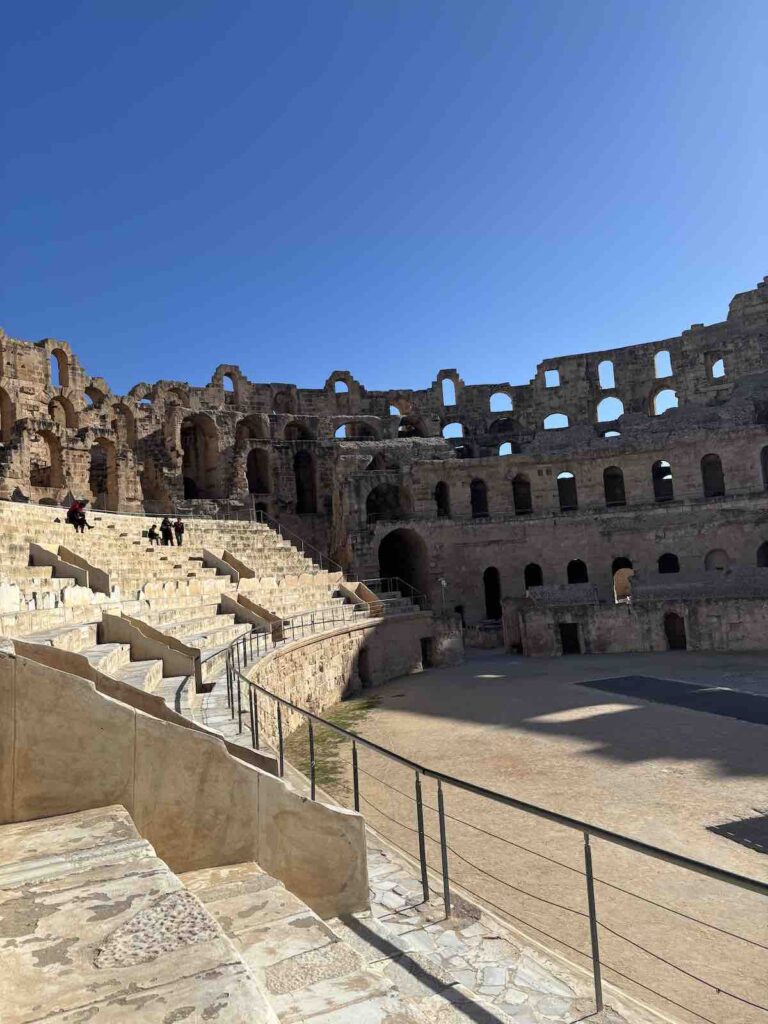 A l'intérieur de l'amphithéâtre