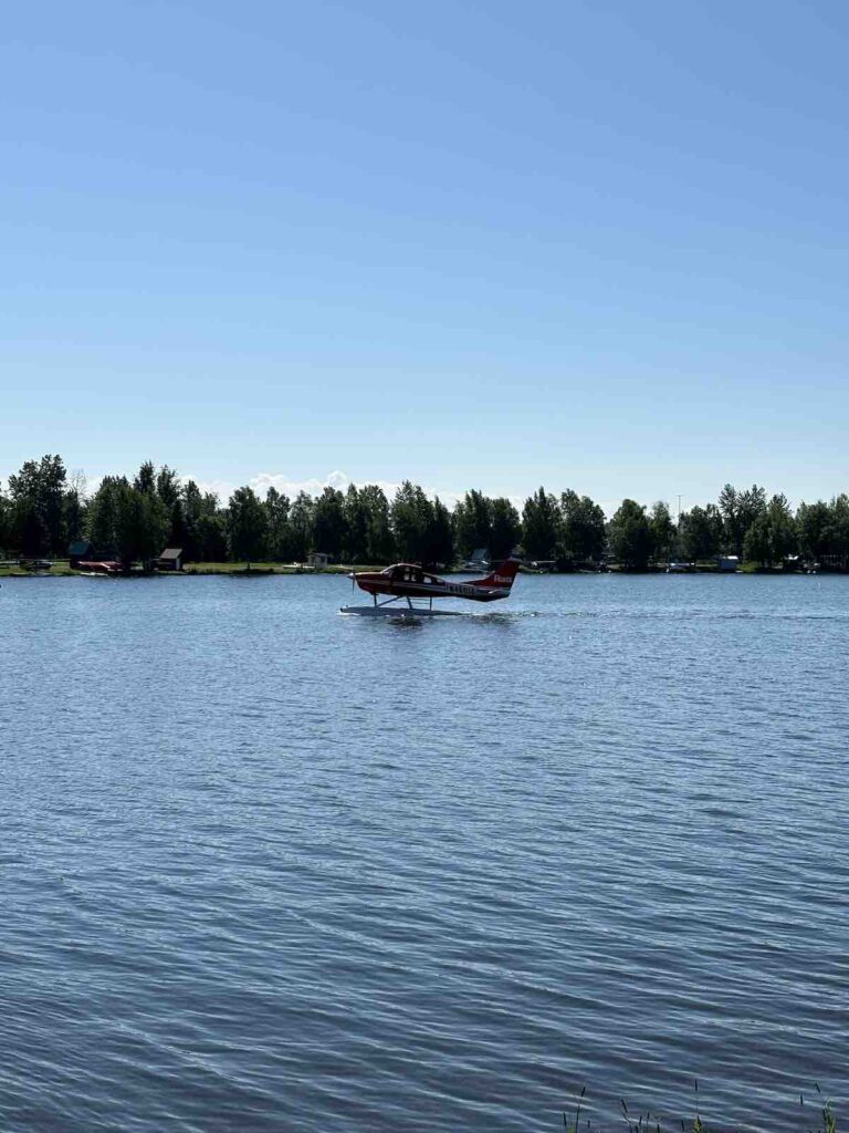 Hydravion qui décolle