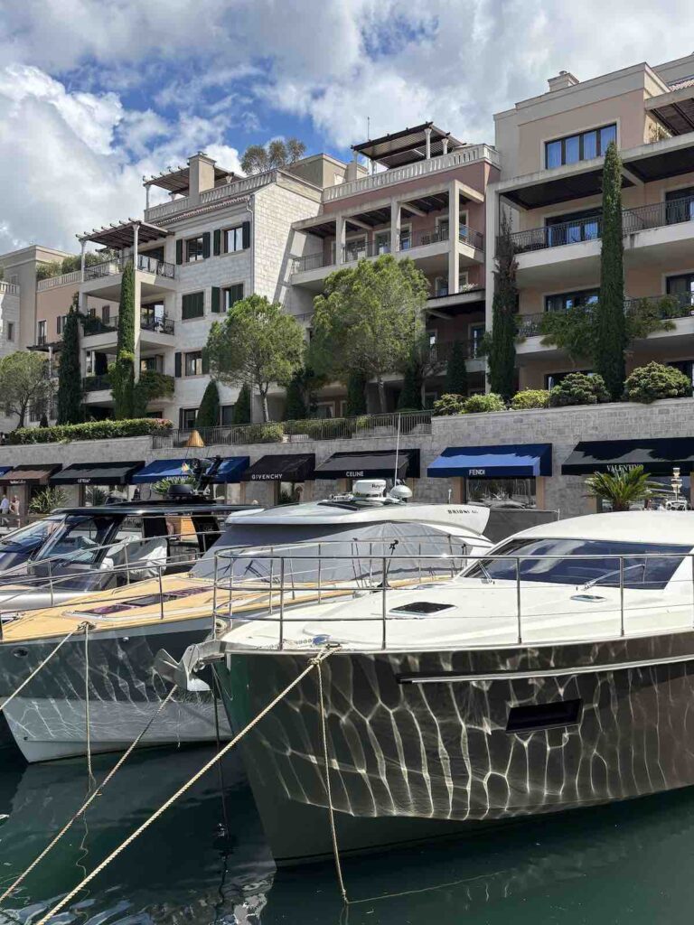 bateau et port de Tivat